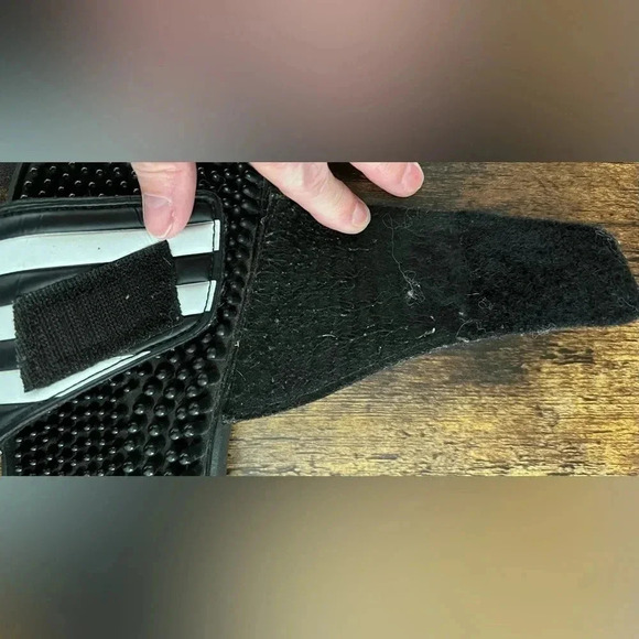 Adidas | Addisage mens slides. Size: 6 mens/7 women’s. - Picture 9 of 11